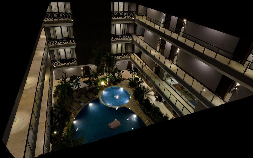 Amaroossa Bali Hotel